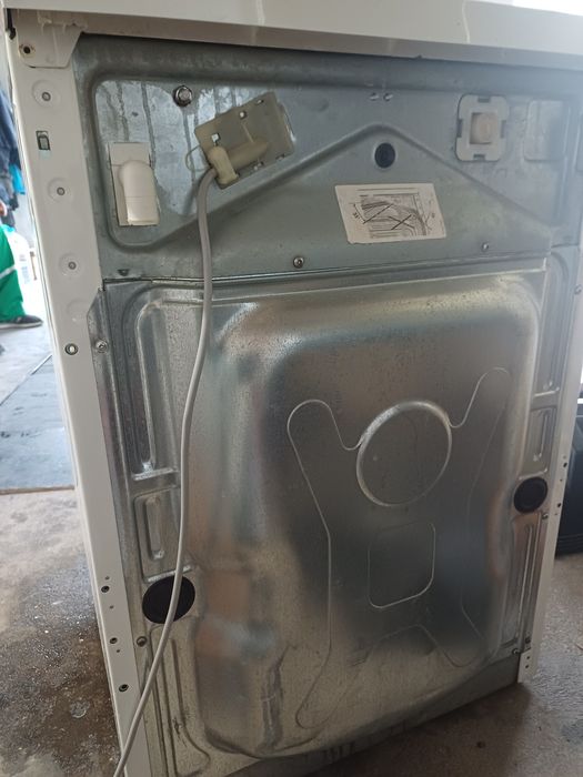 Пералня      АEG