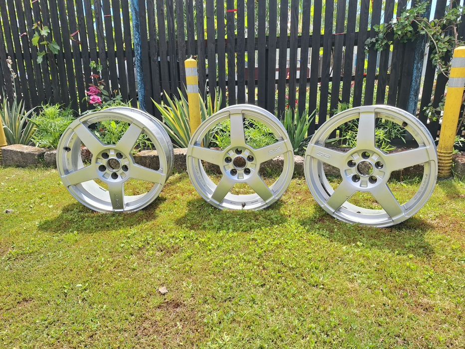 Vând jante OZ Preț: 550eurojante OZ 5x108 R18
Jante OZ 5x108 R18,nu sunt sudate sau strâmbe,au fost montate pe un Ford Mondeo mk3