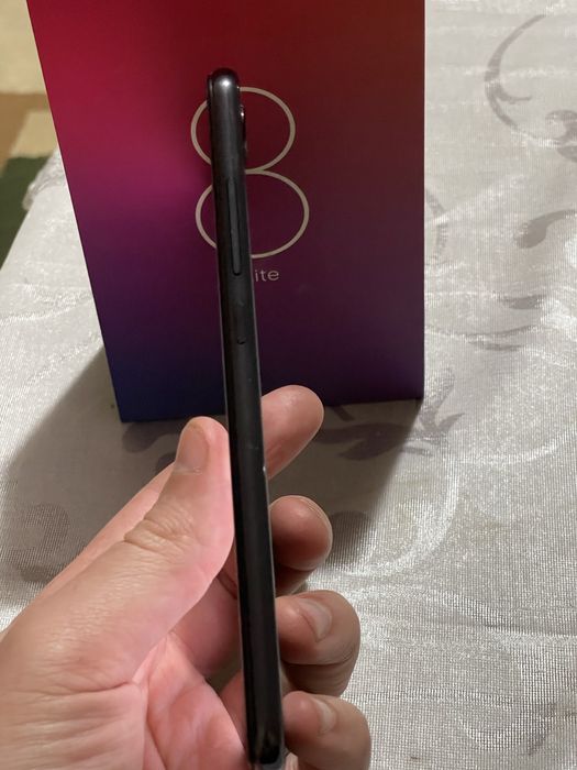 Mi 8 lite 64 гб.