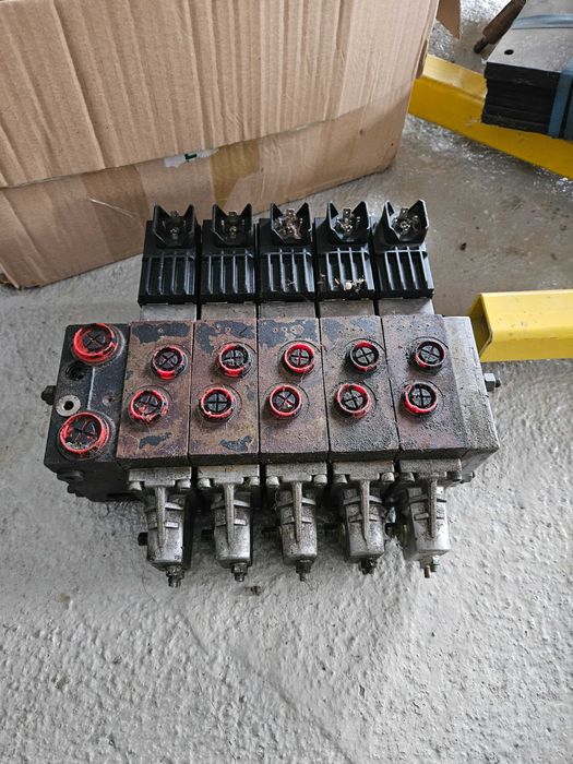 Distribuitor hidraulic pentru diverse utilaje industriale — poza 2