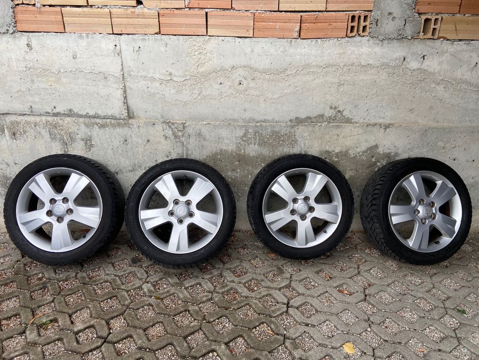 Продавам гуми с джанти 205/50/17 КИА