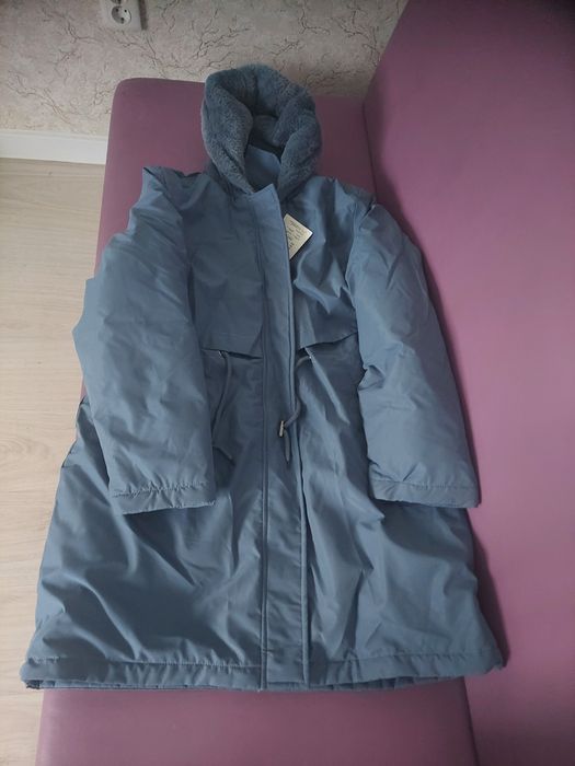 Продам  женскую зимнюю куртку