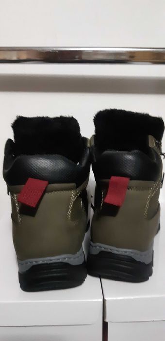 Ghete pentru bărbați îmblănite și impermeabile