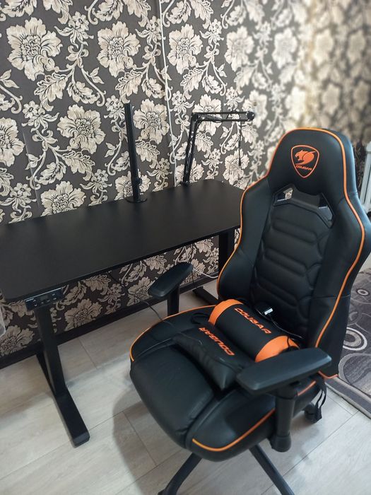 Продам стол и кресло Можноипо отдельности