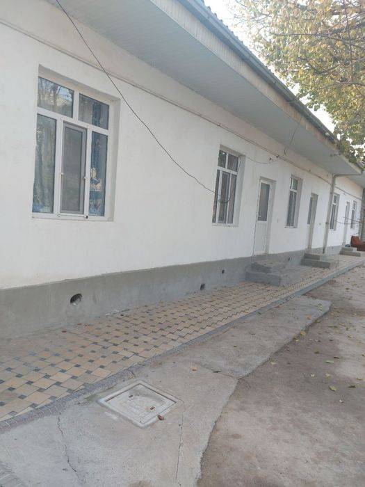 Зангиатинский район эркин махалля  8 сот 4 комн