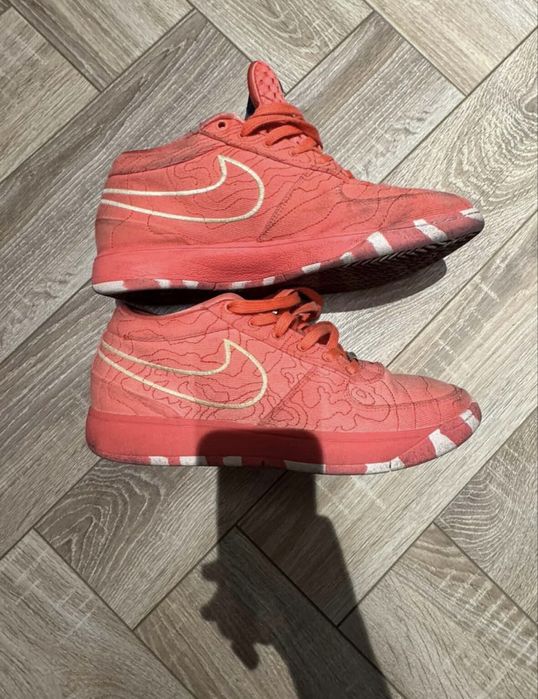 баскетбольные кроссовки book1