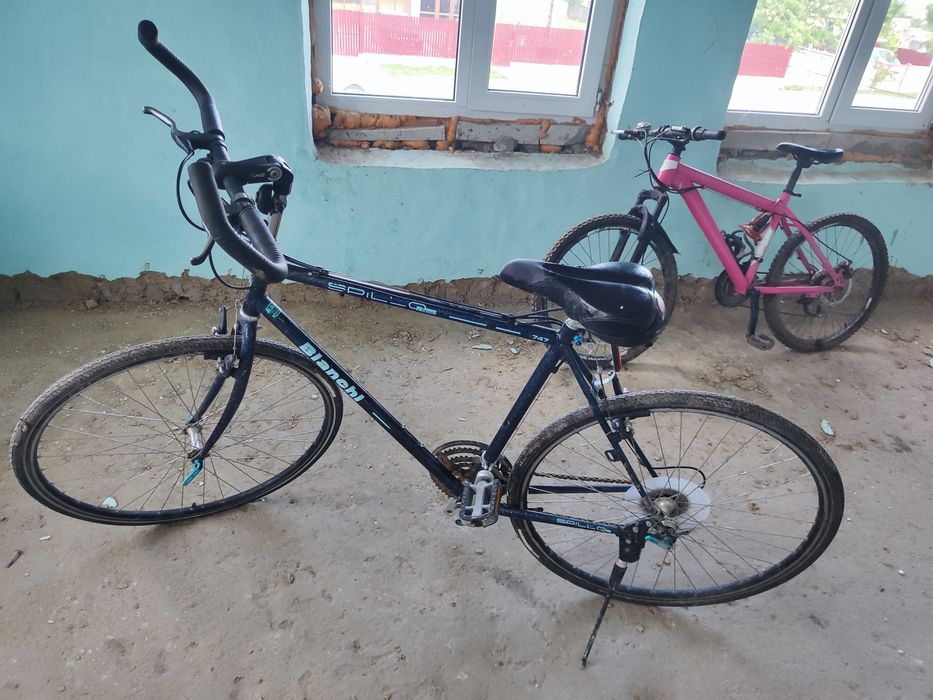 Vând  2 biciclete