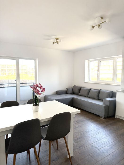 Apartament nou 3 camere si 2 bai cu parcare si balcon