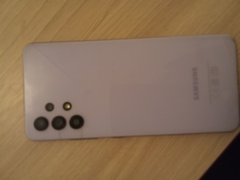 Продам Samsung  телефон.