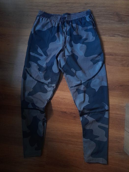 Puma Stampd мъжко долнище M размер.