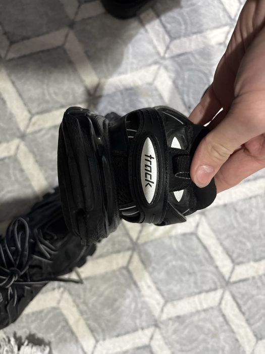 Balenciaga track
