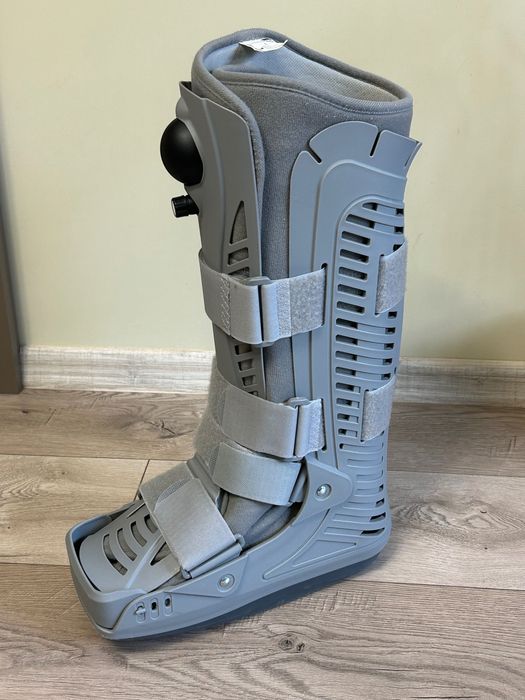 Отреза за крак и патерици