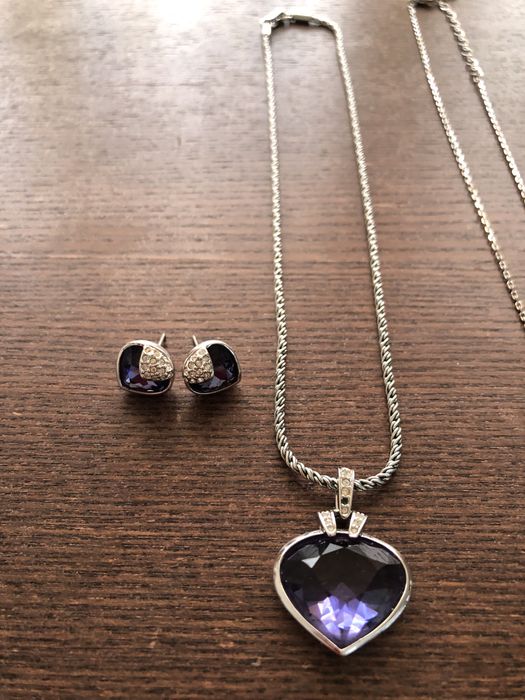 Оригинални сетове и колиета на Swarovski нови