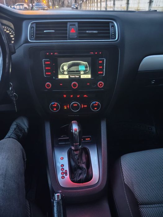 Vand\Schimb vw Jetta hybrid 2013