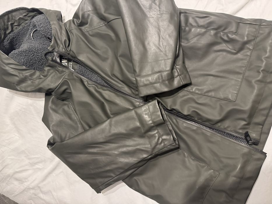 Куртка Zara на мальчика 140см