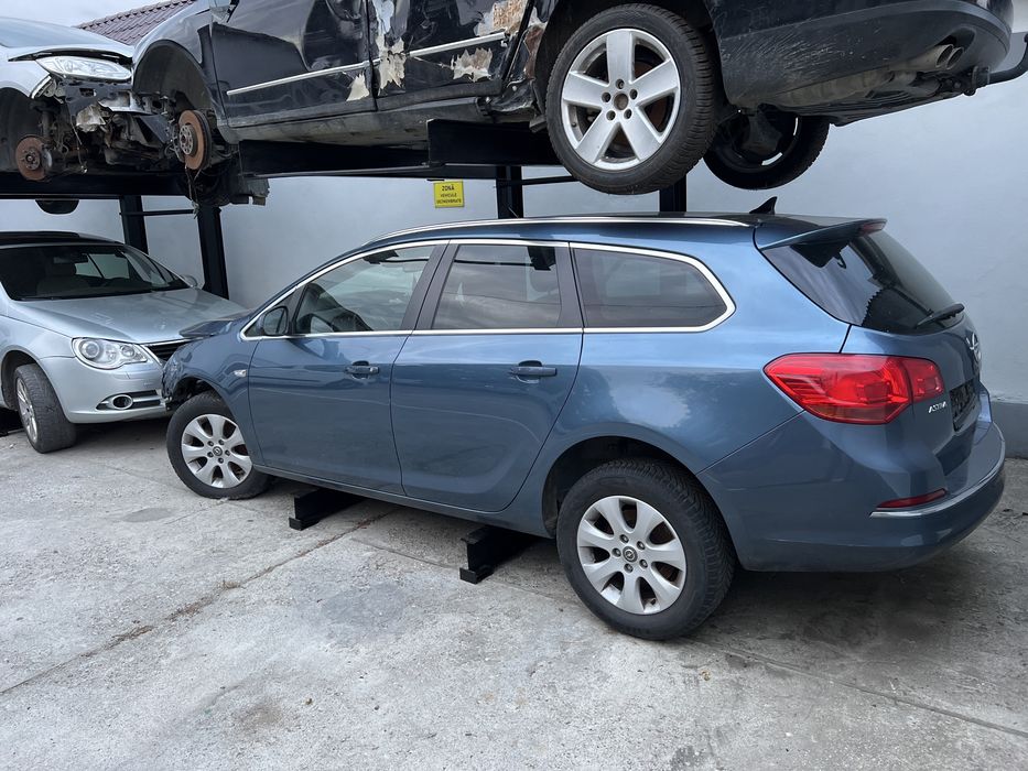 Piese dezmembrari Opel astra J 1.6d 2016 E6 . Motor impecabil 170k km . Factura si garantie!
