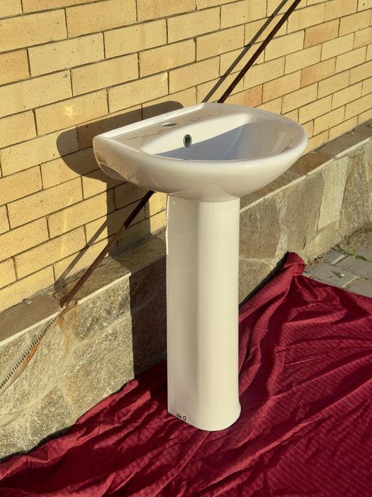 Раковина с пьедесталом