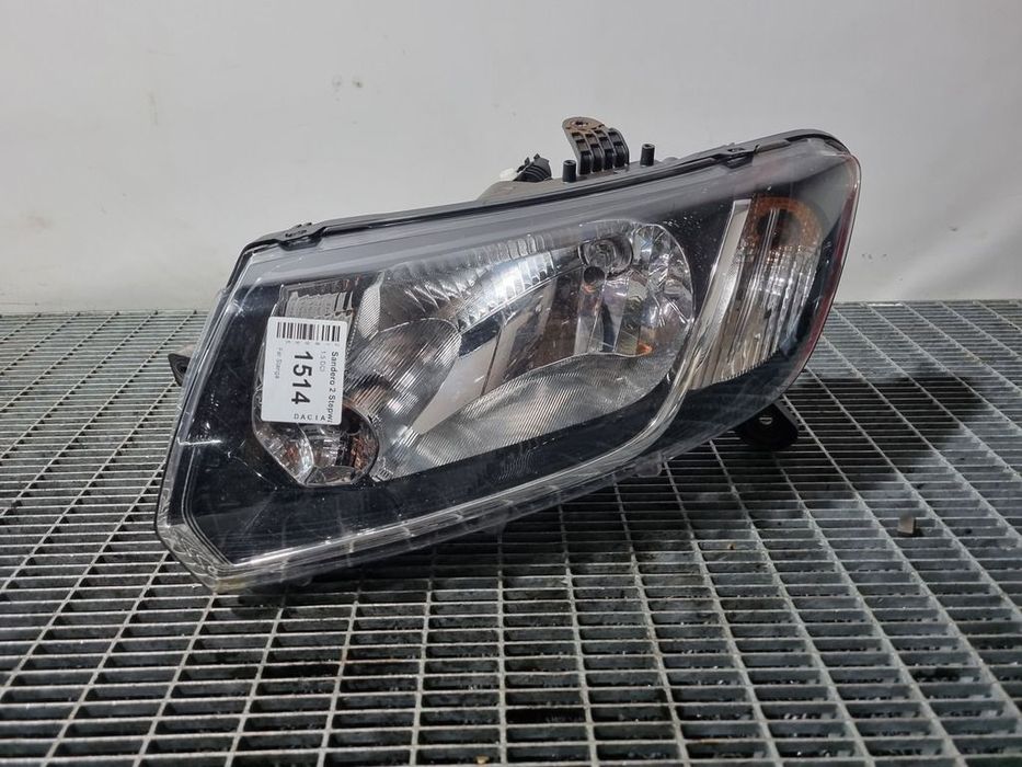 Far Stanga Dacia Sandero 2 Stepway 2012 - 2016 SUV 4 Usi (1514) Fara xenon O CLEMA RUPTA