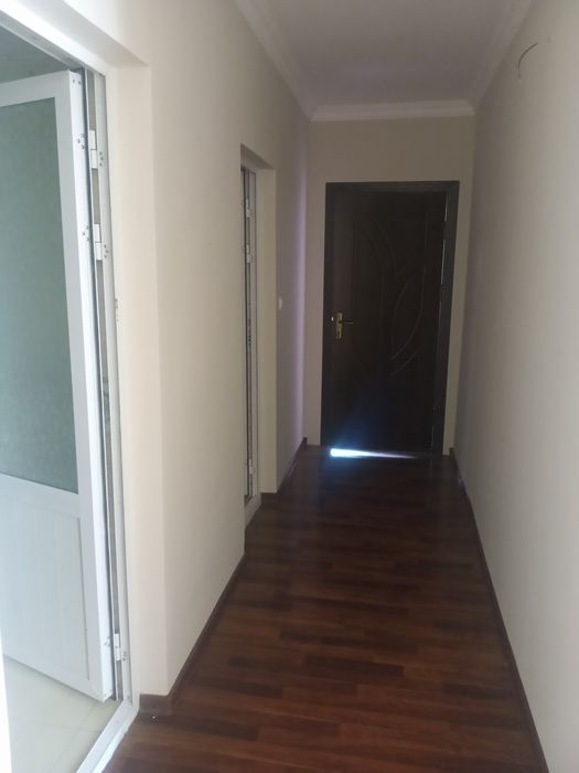 8  хонали ховли сотилади