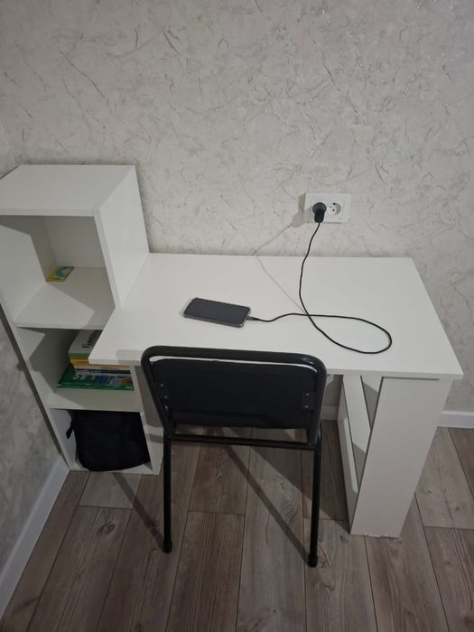 Продам учебный стол