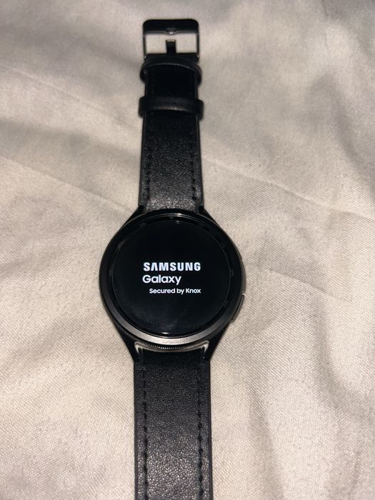 Samsung Galaxy Watch6 Classic 47 mm Bluetooth SM-R960 + Încărcător