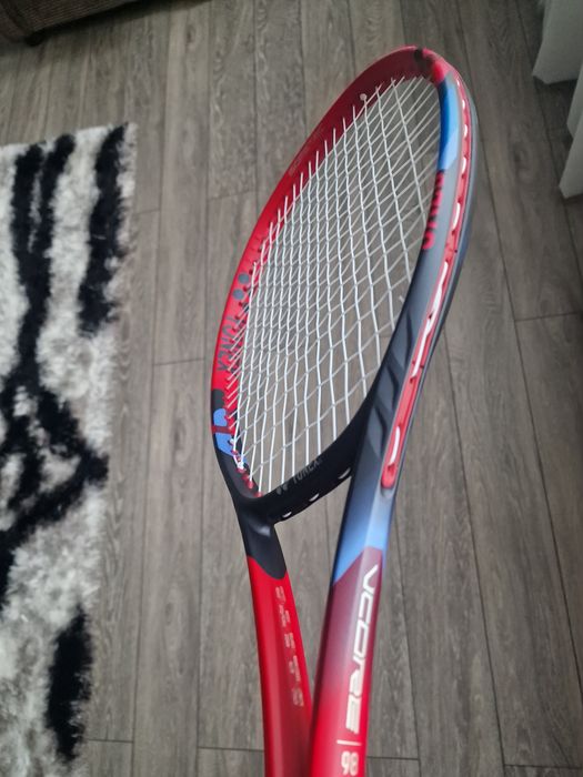 Vand racheta Yonex V core