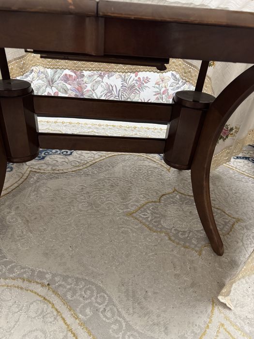 Стол из дерево овальный