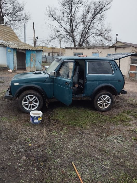 Продам ниву трёх дверка