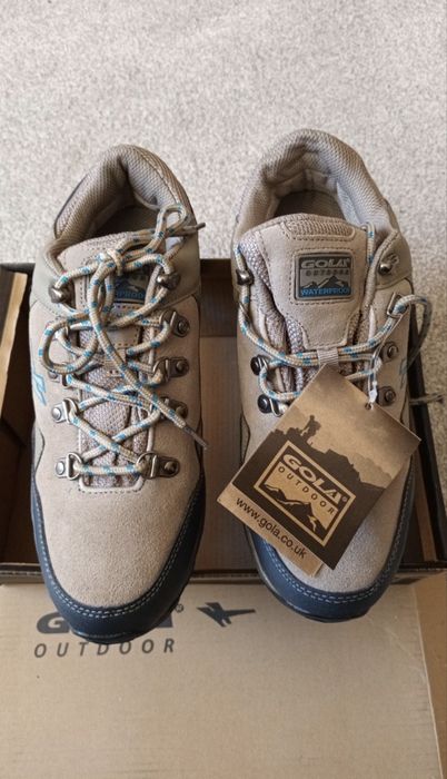 Водоустойчиви женски обувки - туристически