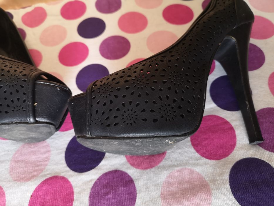 Обувки, скрита платформа, черни, като нови