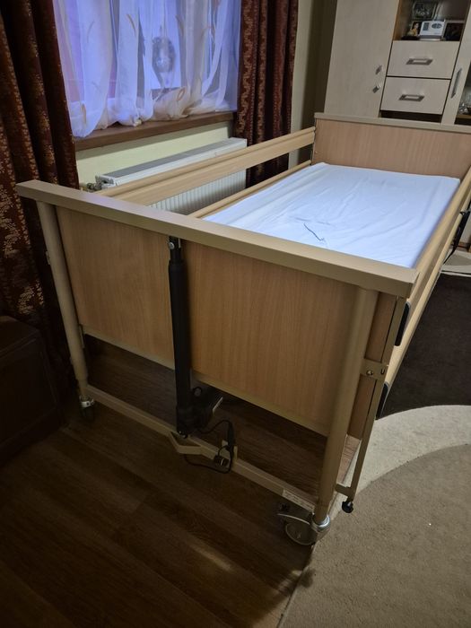 Pat medical cu telecomanda