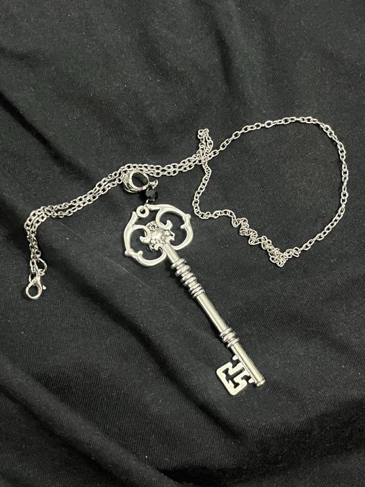 Lantisor Opium Gotic cu Pandantiv Cheie Stainless
