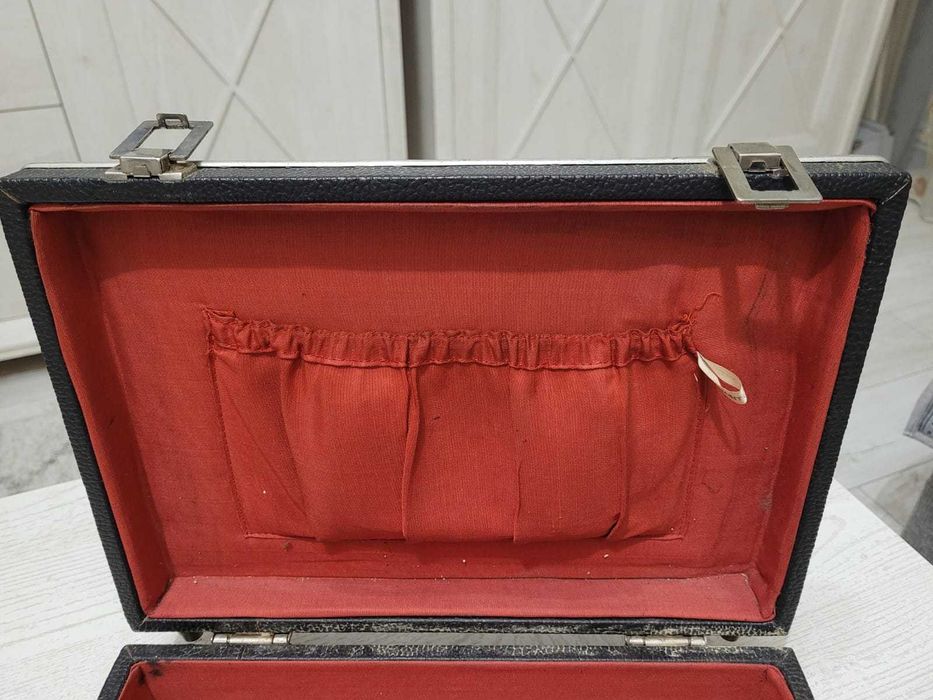 Diplomat vintage, perioada comunista