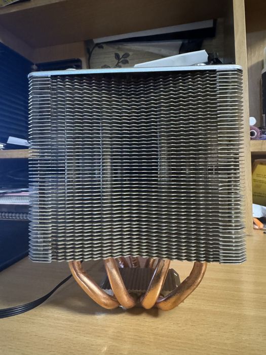 Продам Башенный Куллер Bee quiet . Отвод тепла 180 ватт .