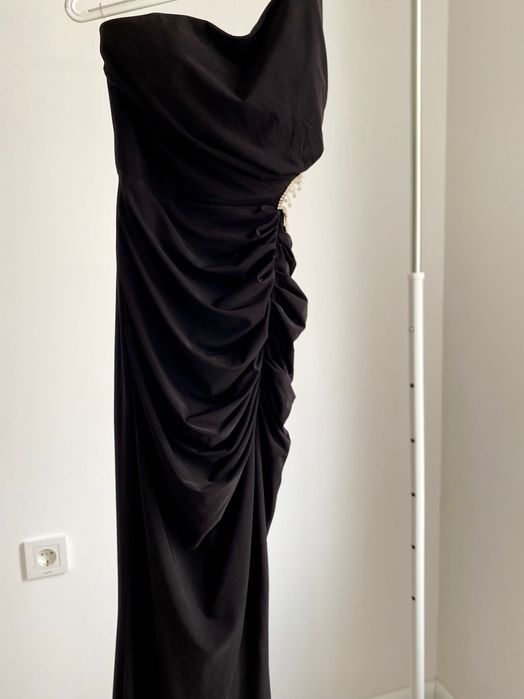 Дълга елегантна бална рокля