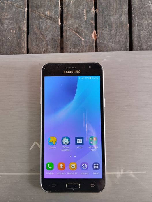 Продавам samsung j3