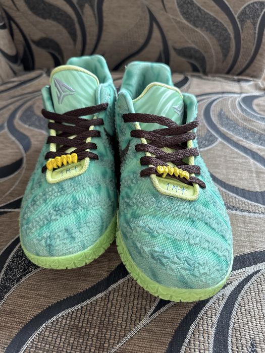 Баскетбольные кроссовки JA3