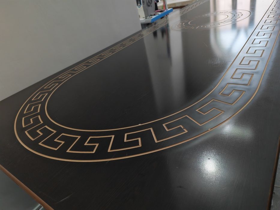 Стол сотилади. 2в1 катта стол ва