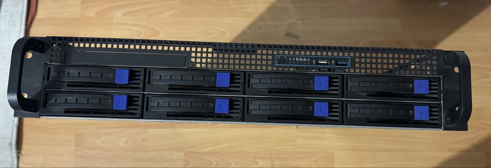 Продам сервер Supermicro в корпусе 2U