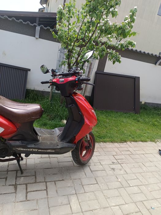 Vând scuter in stare buna de funcționare toate actele la zi