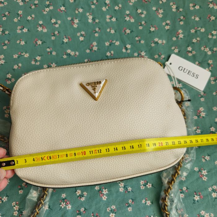 Дамска чанта Guess