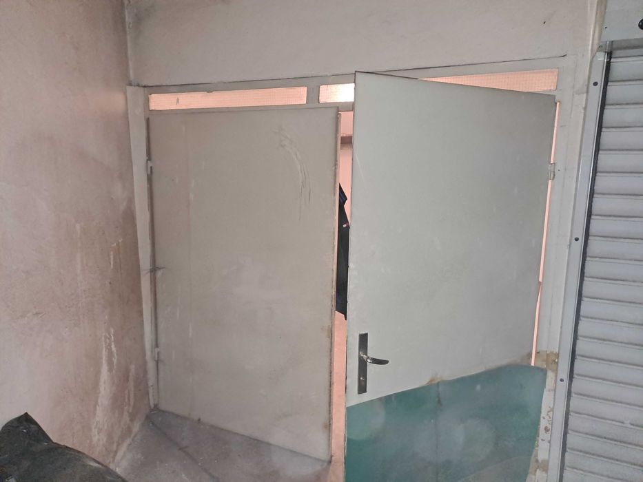 Дава се под наем Гараж / Паркомясто в София, Гео Милев - 15 кв.м за 30.6 € - Снимка #1