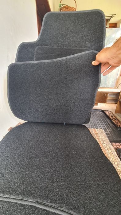 Стелки за vw,фолксваген пасат б5 и б5.5,и гумена стелка за багажник.