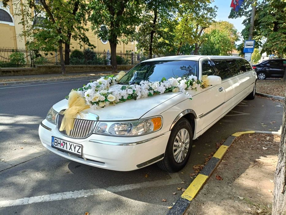 Limuzina BIHOR ORADEA Inchirieri limuzine Lincoln pentru nunta nunti