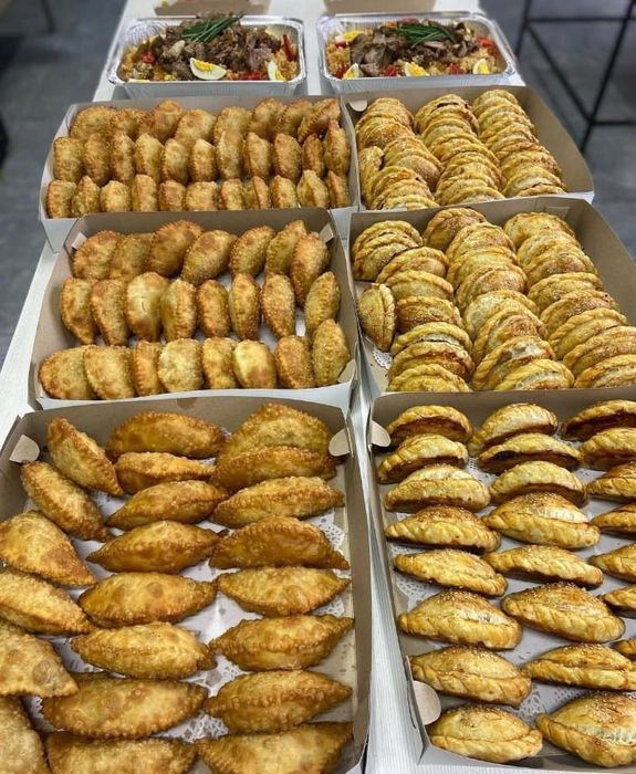 бауырсаки,плов манты чебуреки пироги