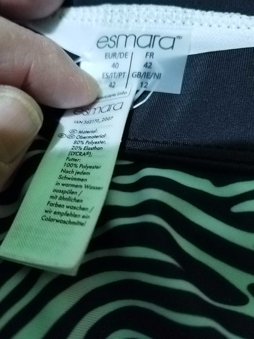Slip de baie in dungi, alb/negru. Esmara, marimea: 40. Defect fabrica!