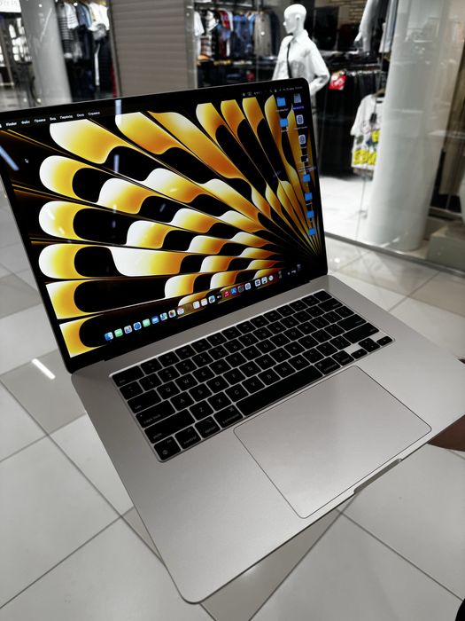 MacBook Air 15,3 M2/8GB/256GB/94%