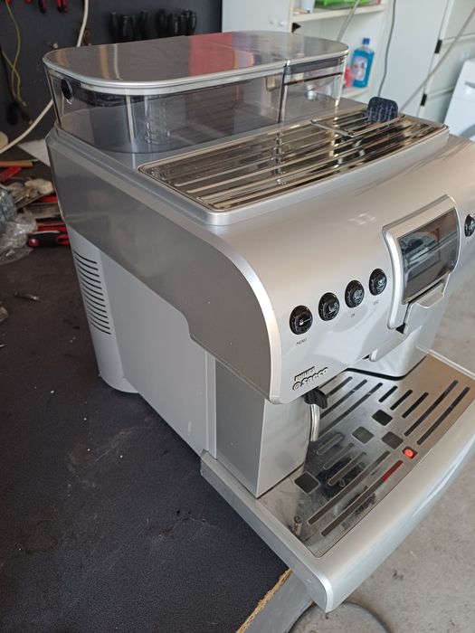 Aparat de cafea Espresso Saeco Royal One Touch Cappuccino