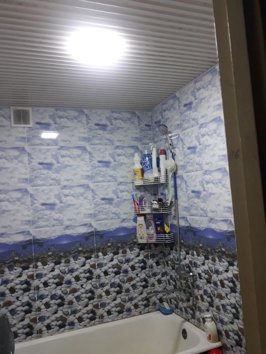 уй сотилади 2 хона . 3 этаж 24 000& ками бор