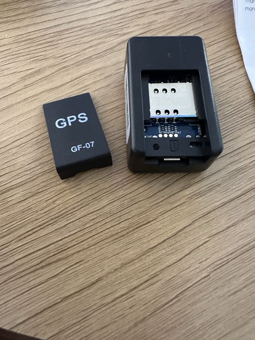 Компактен GPS тракер